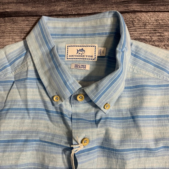 NWT Southern Tide
Varigated Stripe Short-Sleeve Woven Shirt - Picture 4 of 5